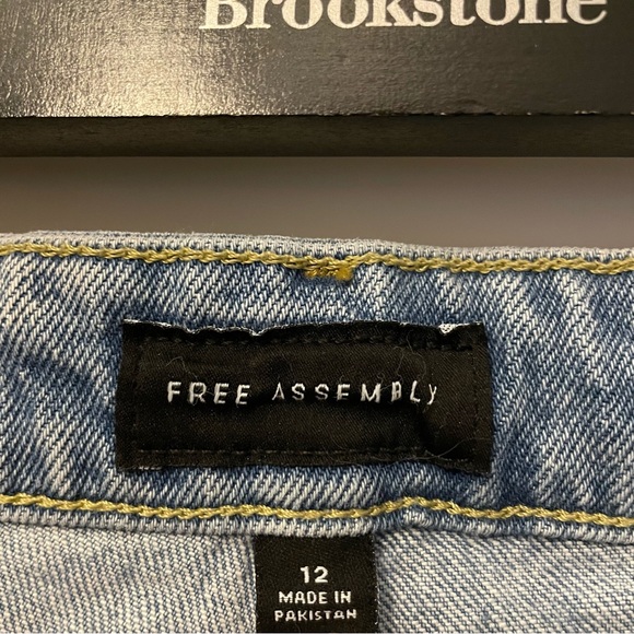 Free Assembly Jeans Shorts - Picture 3 of 5